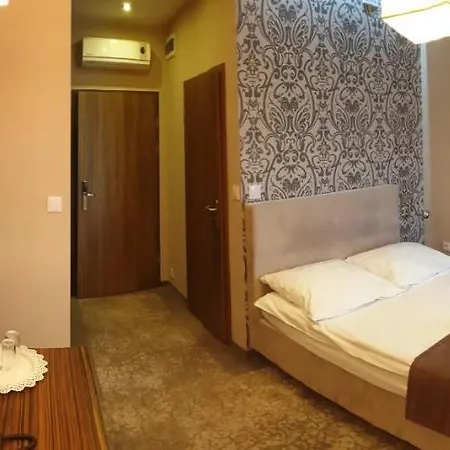Hotel Kamiza 3*