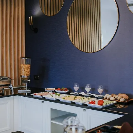 Hotel Kamiza 3*