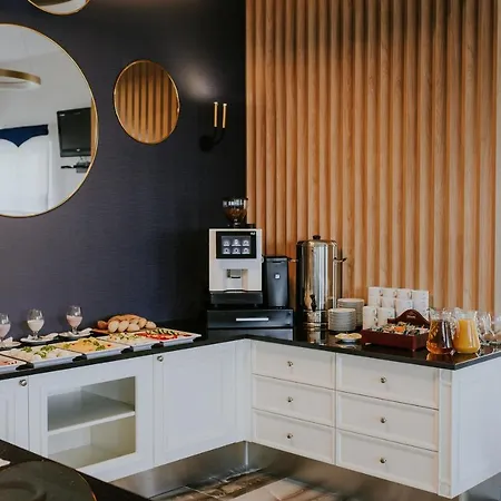 Hotel Kamiza 3*